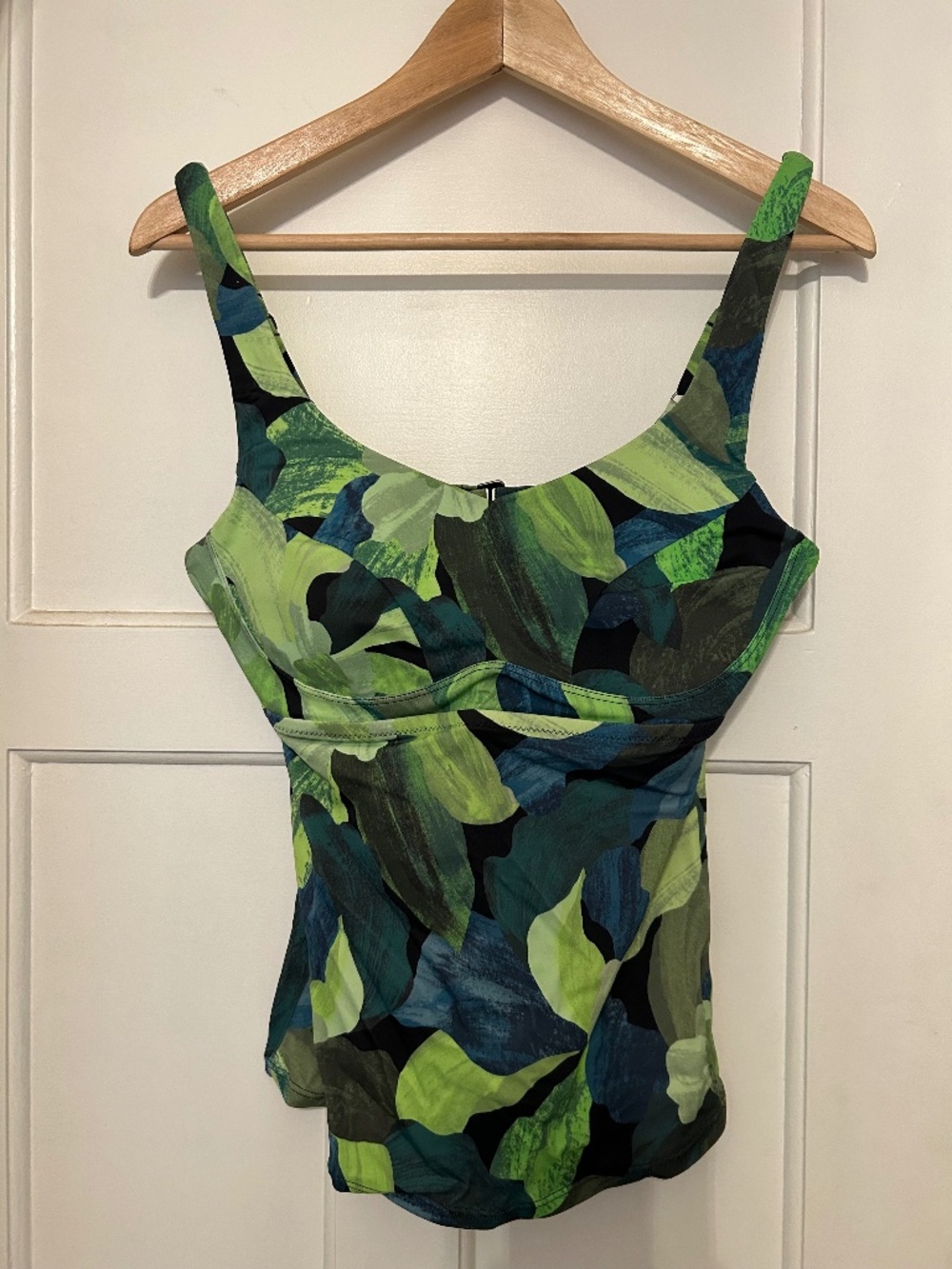 Athleta green tankini size 36B/C